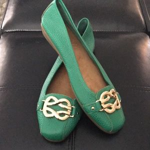 Women’s flats